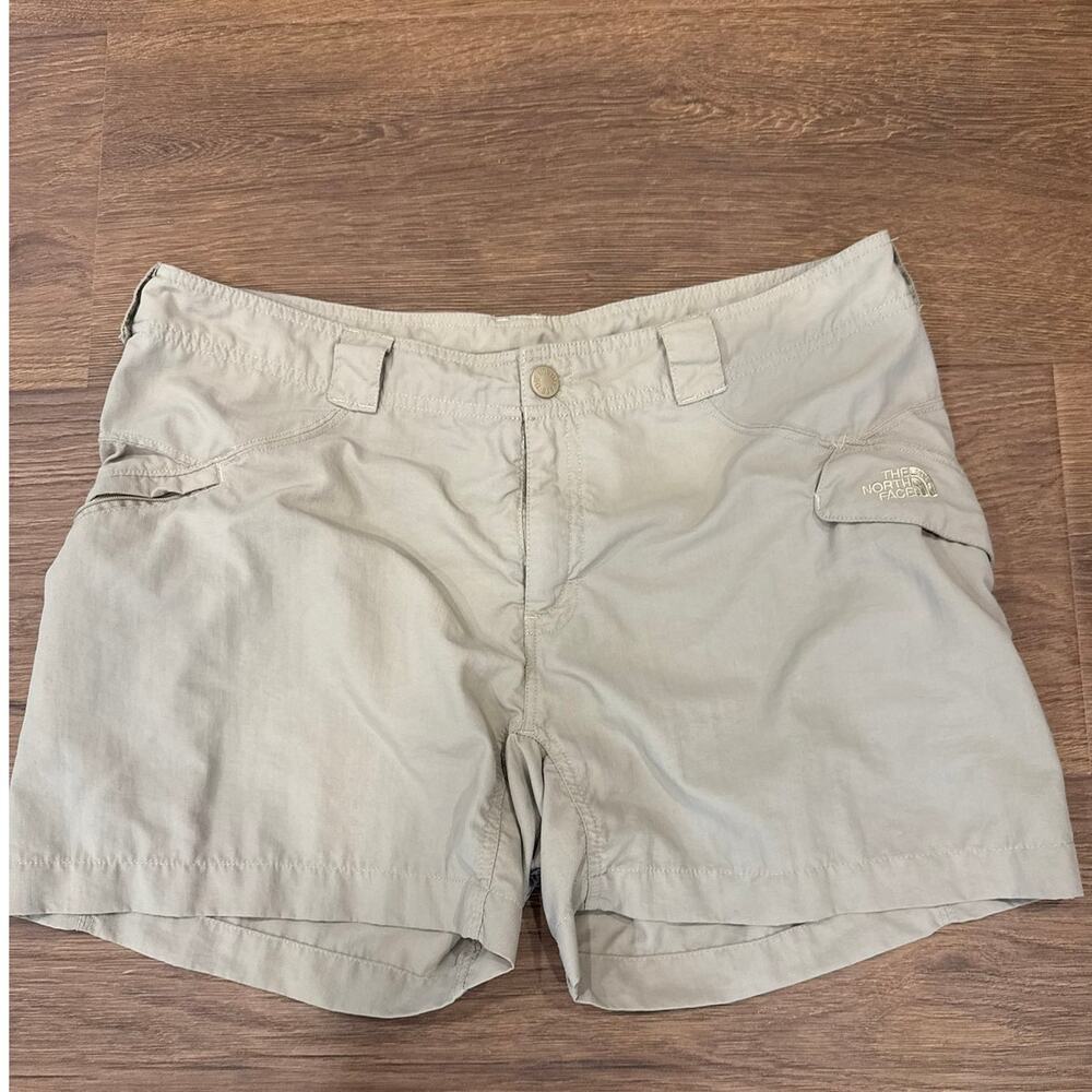 The North Face Women’s Hiking Cargo Shorts Beige Khaki Size 14